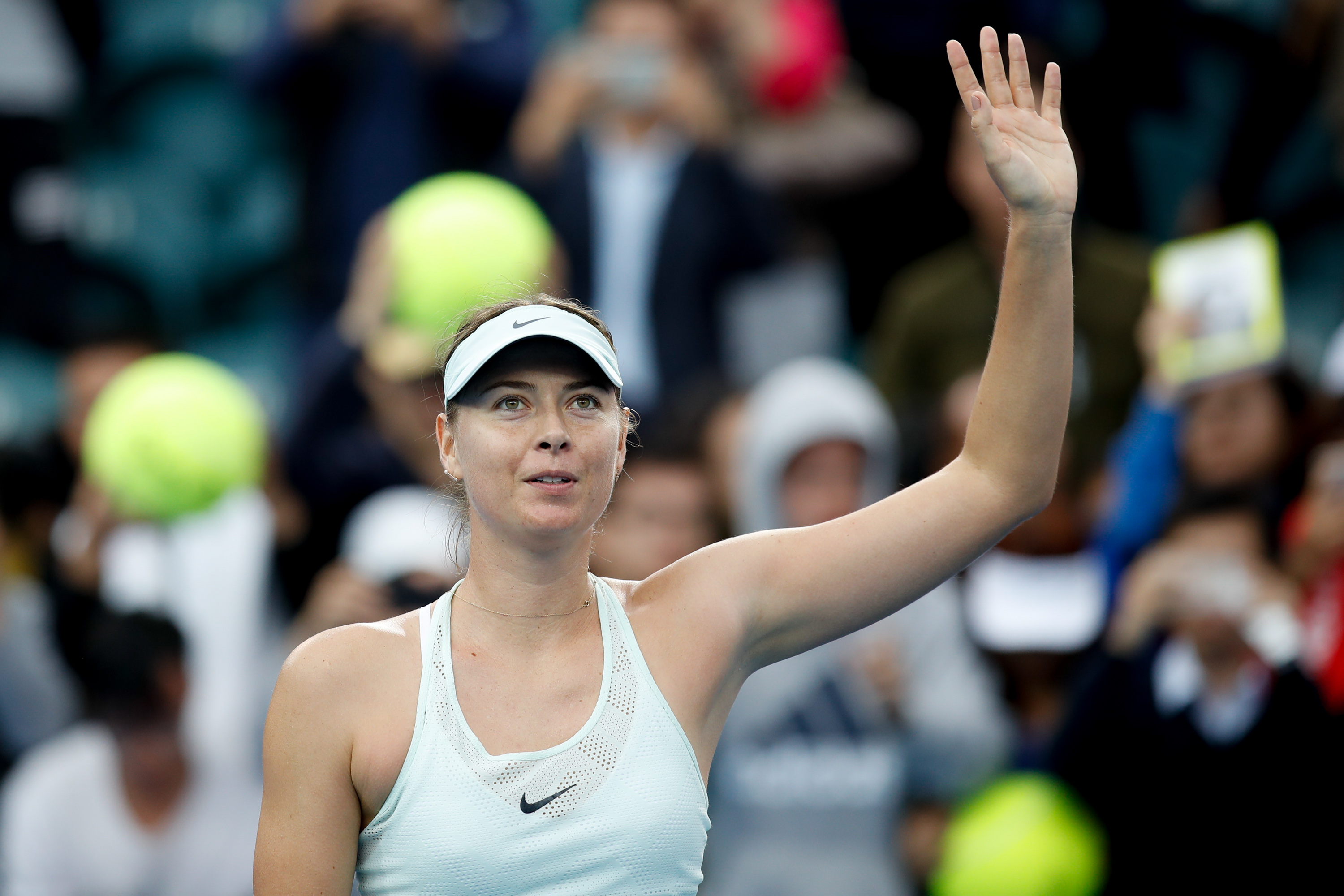 RNG引发争议！，莎拉波娃官方宣布重返赛场新规赢得满堂喝彩(波伏娃名言女人是被创造)