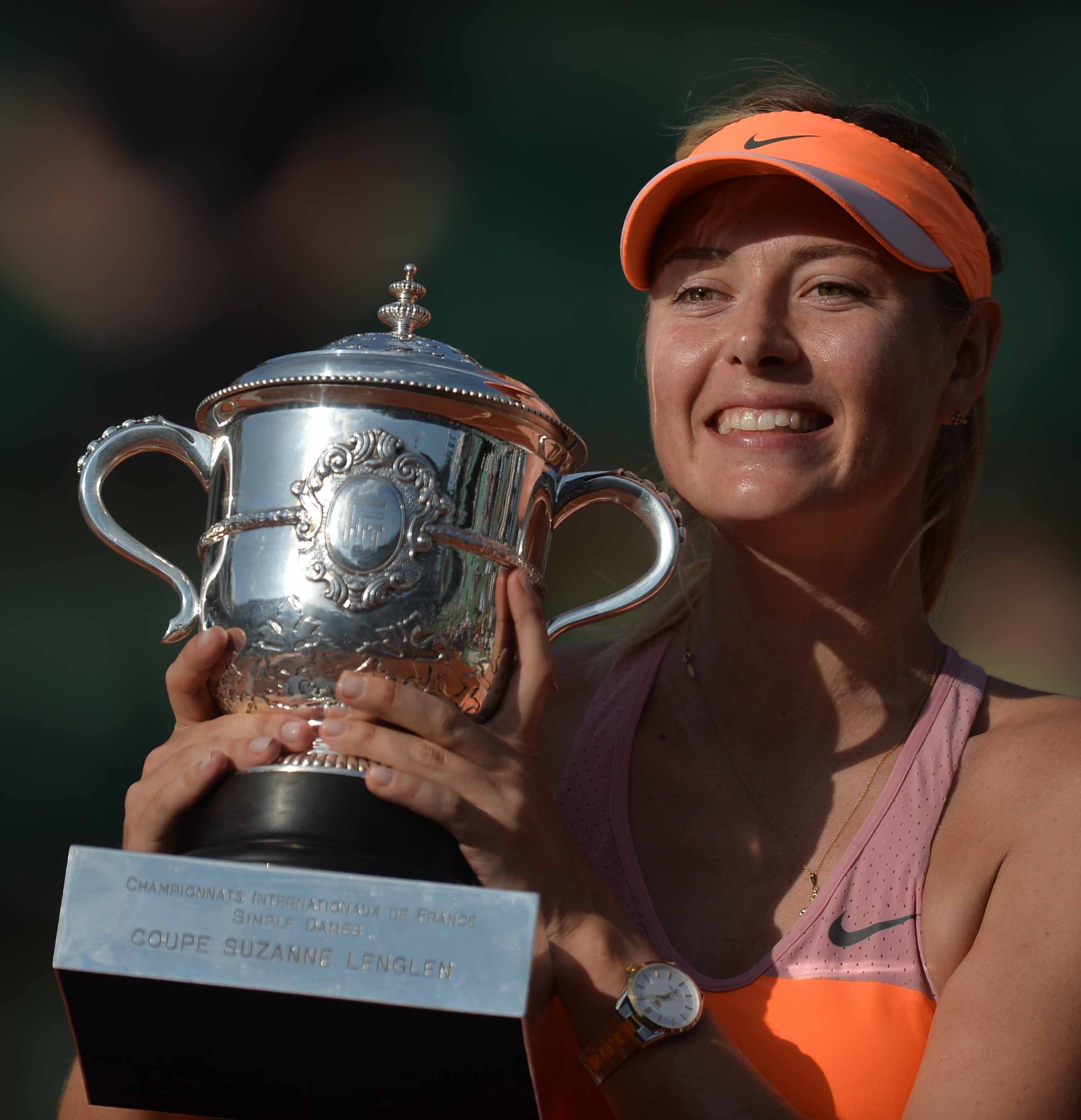 壹号娱乐-莎拉波娃回归赛场，关键助攻首场状态亮眼，勇士观众沸腾！的简单介绍