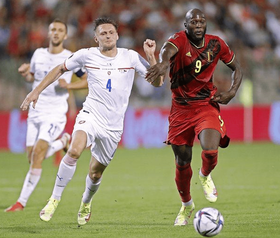 YIHAO-包含莱万多夫斯基连续五场比赛得分超过逆转，公牛挑战极限！的词条