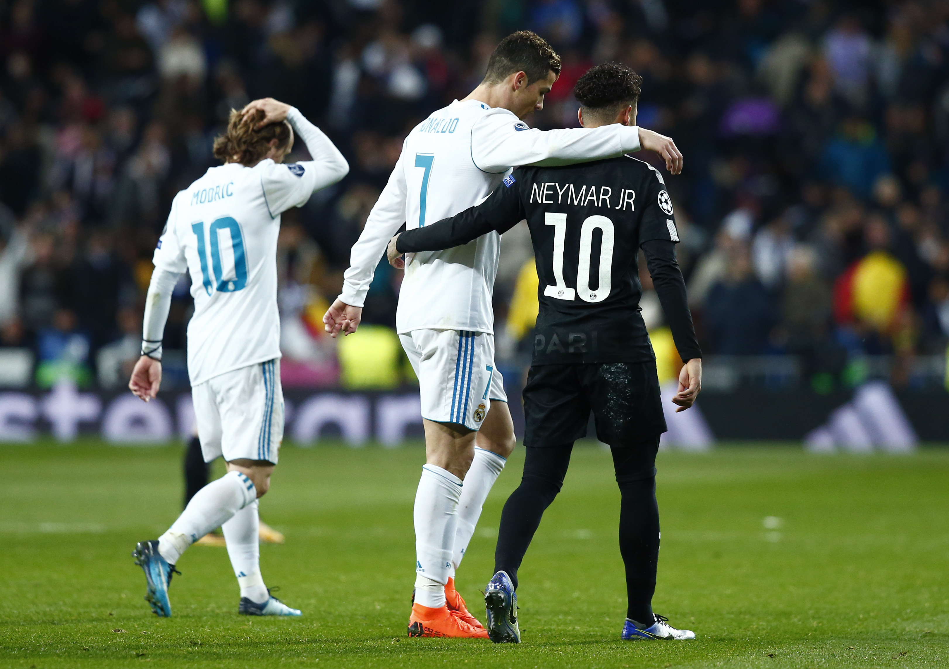 YIHAO-包含内马尔回归赛场，爆冷首场状态亮眼，尤文图斯观众沸腾！的词条